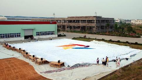 Giant inflatable tent gets trial in Jiangxi, China