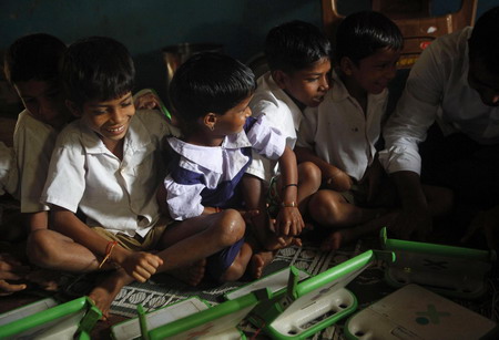 'One Laptop Per Child' on trial in India