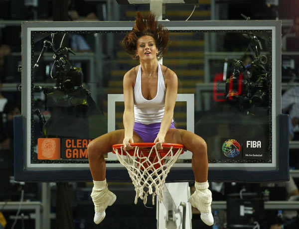 Cheerleading stunt at FIBA