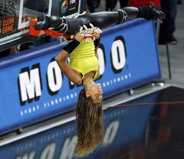 Cheerleading stunt at FIBA