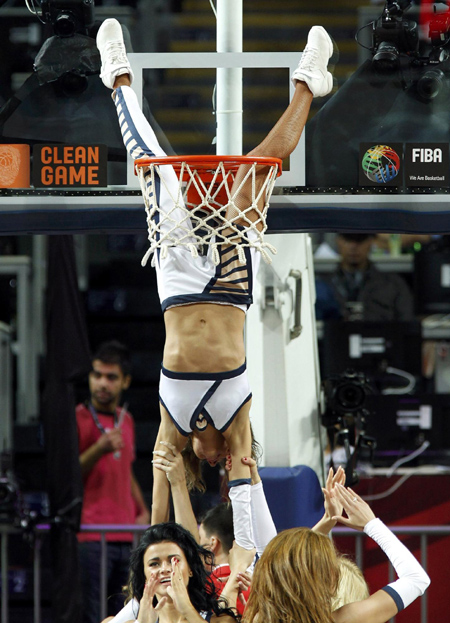Cheerleading stunt at FIBA