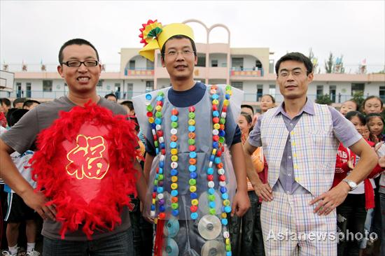 Teachers’ low-carbon fashion show