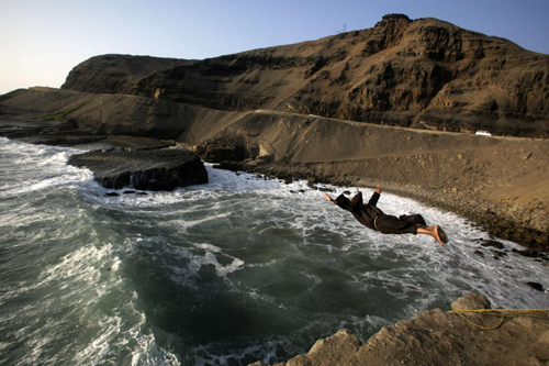 Men jump from cliff to evoke love legend