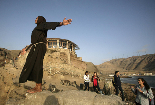 Men jump from cliff to evoke love legend
