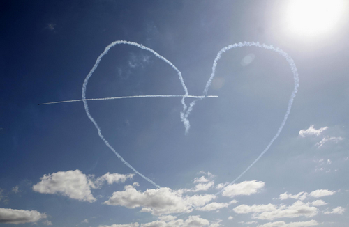 Air show opens in Black Sea town