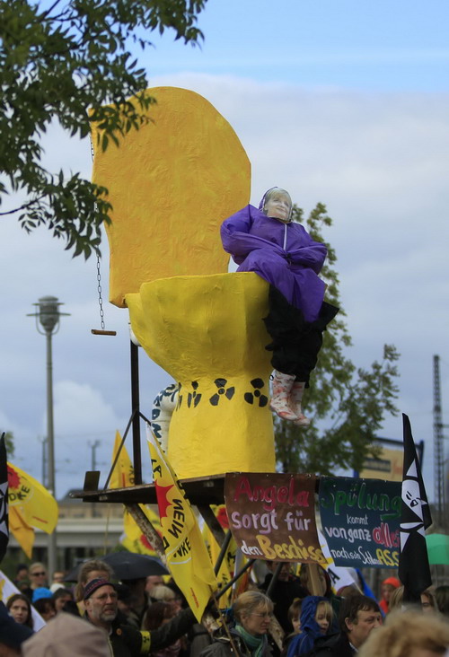 Tens of thousands at German anti-nuke demo
