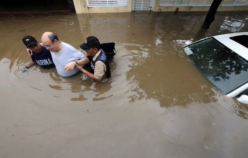 Hurricane Karl hits Mexico,10 dead
