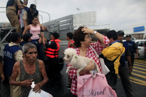 Hurricane Karl hits Mexico,10 dead