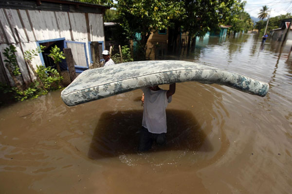 Matthew soaks Central America