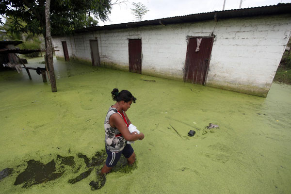 Matthew soaks Central America