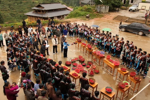 Red pepper competition in ethnic Miao village