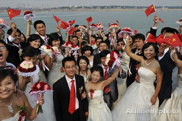 Green group wedding on National Day