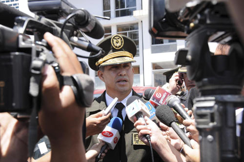 Ecuador's Correa asserts control, police chief quits