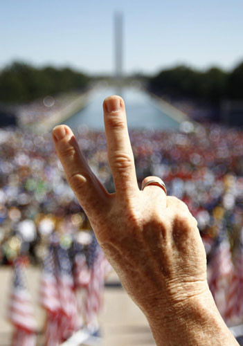 Big crowd gathers for rally in Washington