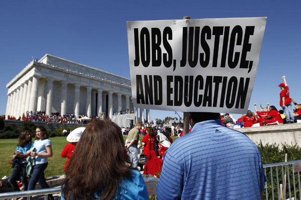 Big crowd gathers for rally in Washington