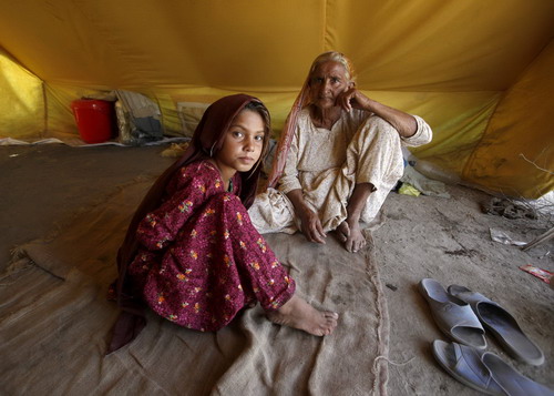 Flood victims struggle to make a living in Pakistan