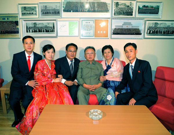 DPRK leader visits newly built State Theatre