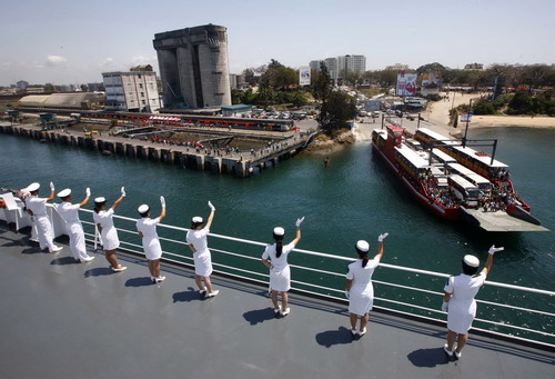 Navy hospital ship 'Peace Ark' arrives in Kenya
