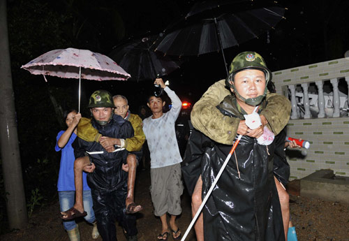 Thousands evacuated as new storms hit flood-ravaged S China
