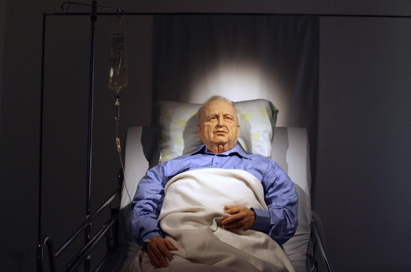 Sculpture of comatose leader stirs Israeli emotion