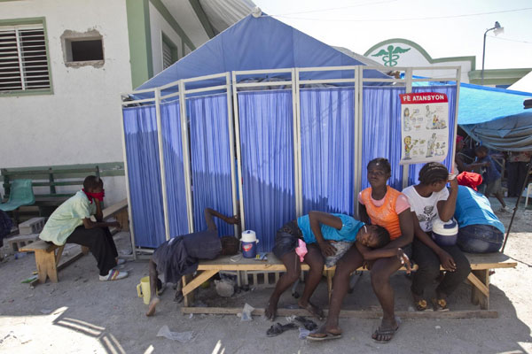 Haiti cholera 'settling', toll near 300