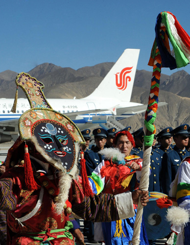 Tibet's fifth civil airport starts operation
