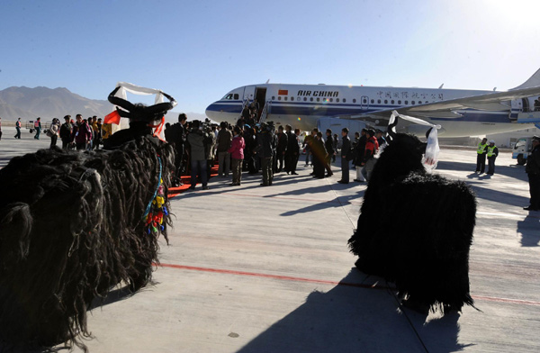 Tibet's fifth civil airport starts operation