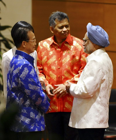 Premier Wen attends welcoming dinner in Hanoi