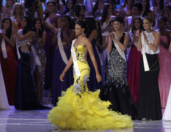 Miss USA Alexandria Mills crowned Miss World