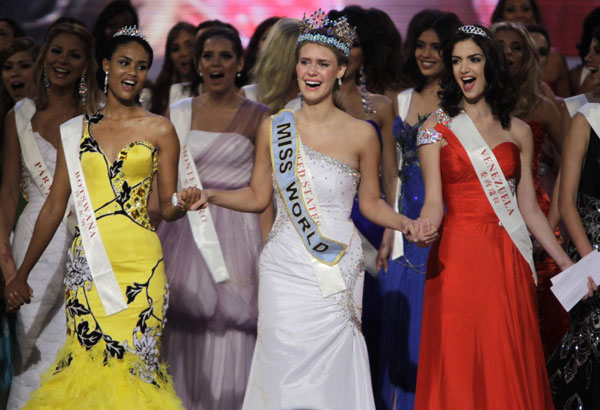 Miss USA Alexandria Mills crowned Miss World
