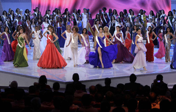 Miss USA Alexandria Mills crowned Miss World