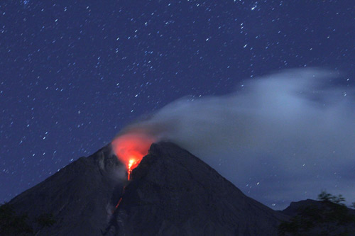 Indonesia's Mount Merapi erupts again