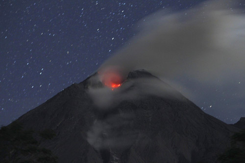 Indonesia's Mount Merapi erupts again