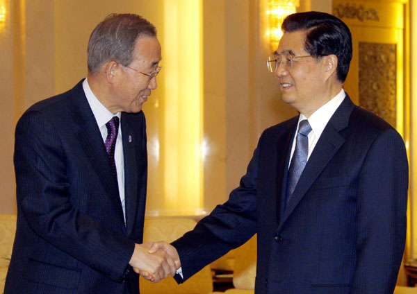 Hu meets UN chief in Beijing