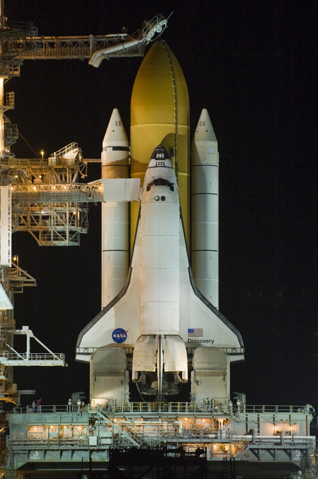 Space Shuttle Discovery waits for final voyage