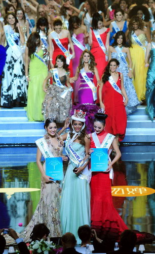 Crowning beauty at the 2010 finals in Chengdu