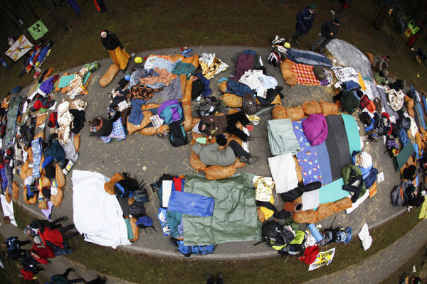 Protesters block nuclear waste to German