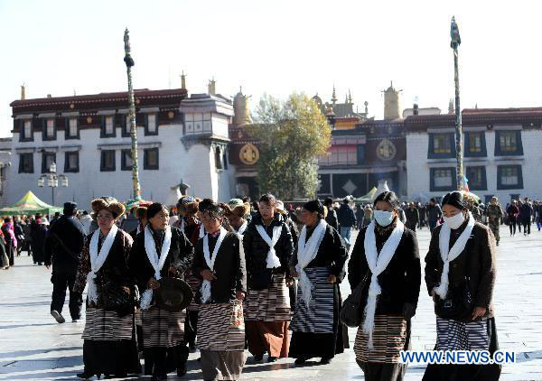 Tibetan Lamaists start winter pilgrimage
