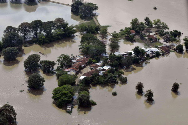 Thousands affected by floods in Colombia