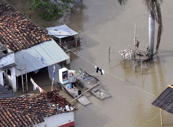 Thousands affected by floods in Colombia