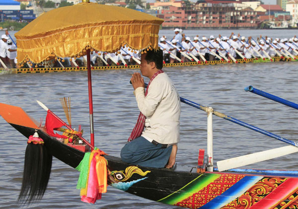 Water Festival kicks off in Cambodia
