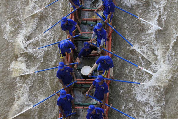 Water Festival kicks off in Cambodia
