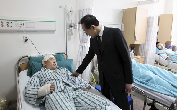 ROK president visits injuried marines