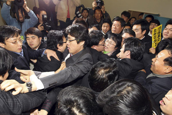 Parities collide over budget plan in Seoul