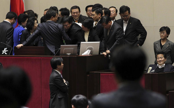 Parities collide over budget plan in Seoul