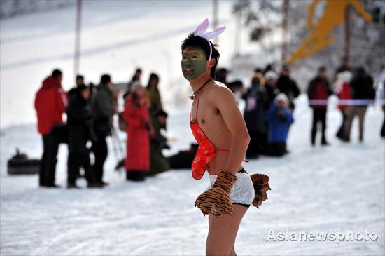 Creative ski games to welcome 2011