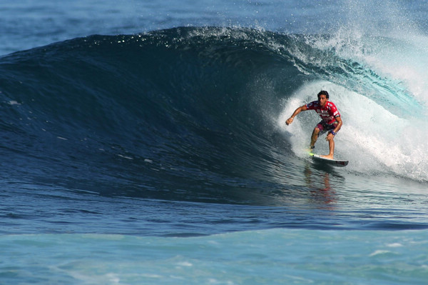 Breathtaking moment in surfing