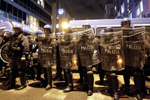 Students protest new university law in Rome