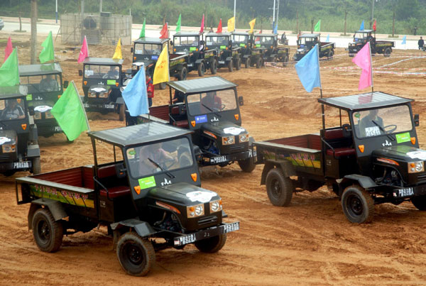 Tractor competitions in S China