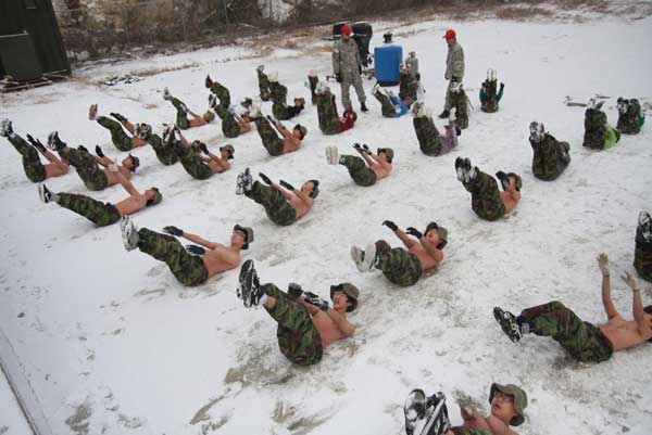 Students brave the cold at ROK military camp